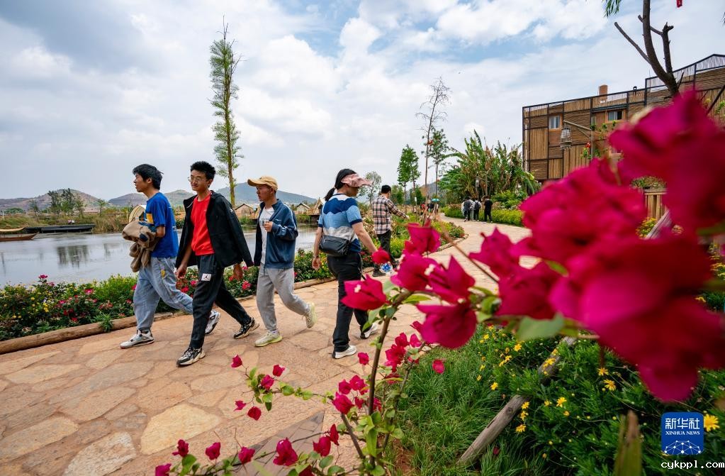 小渔村:依托滇池 生态富民