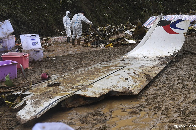 永不放弃——藤县空难搜救工作