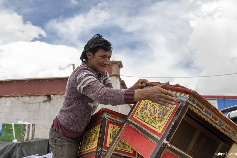 中国海拔最高县西藏双湖县生态搬迁记