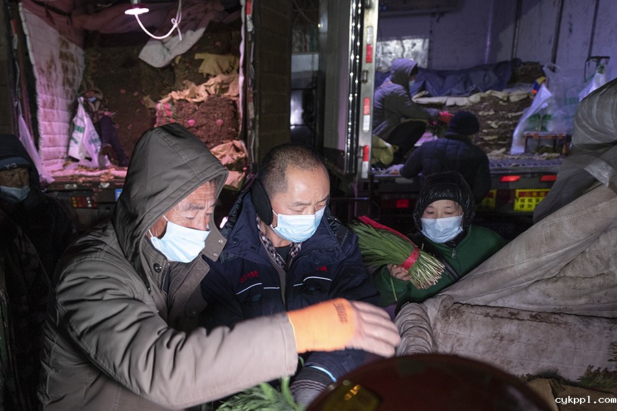 寒夜里的北京新发地 寒夜里的北京新发地