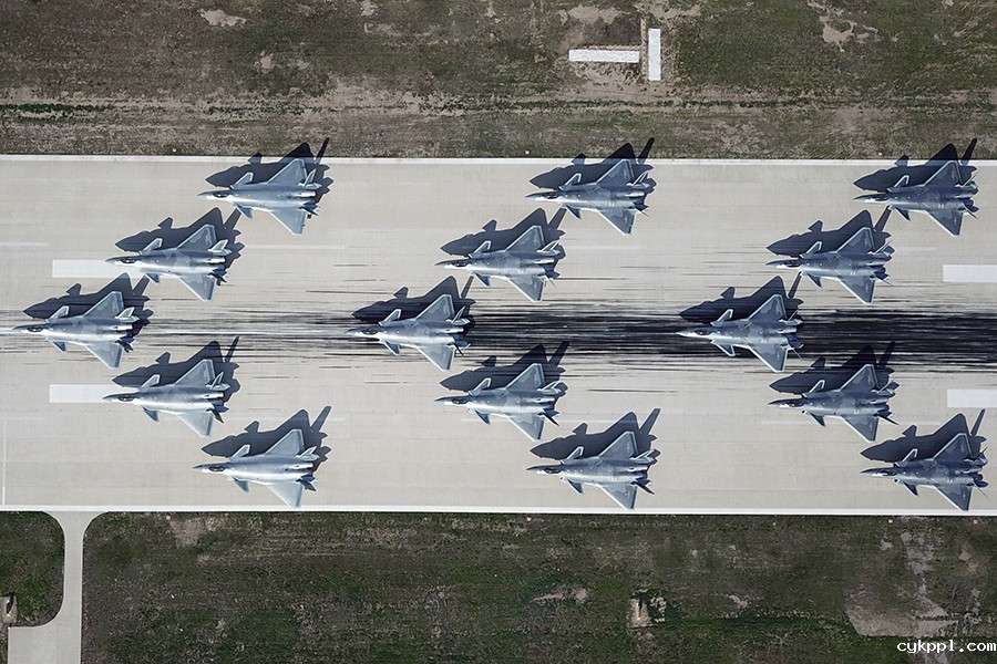 铁翼护航新时代——中国空军歼-20战斗机影像志 铁翼护航新时代——中国空军歼-20战斗机影像志