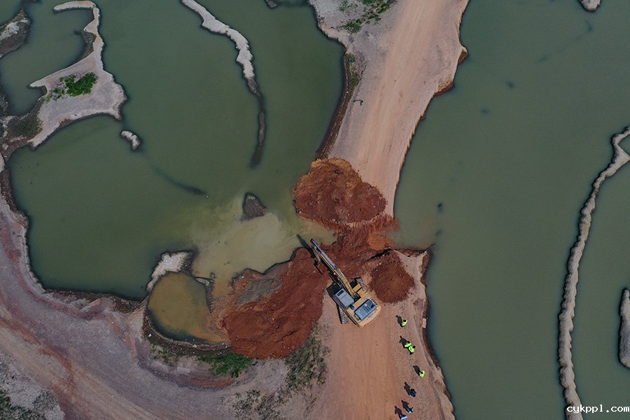 极枯鄱湖 生态大考 极枯鄱湖 生态大考