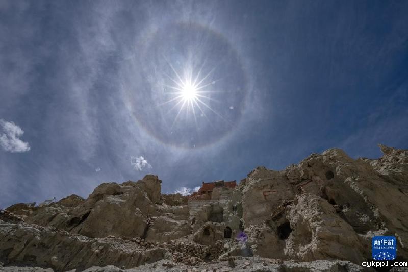 国道之行 从雪山奔向大海丨75岁国宝守护者