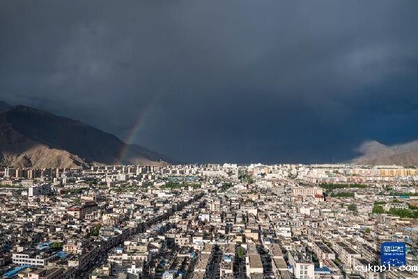 新华全媒+丨拉萨：漫步日光城