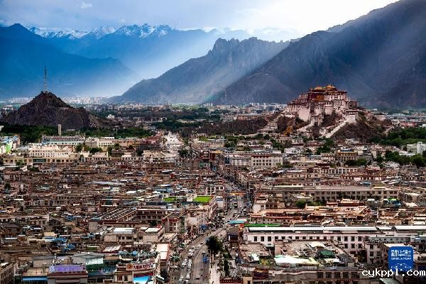 新华全媒+丨拉萨：漫步日光城