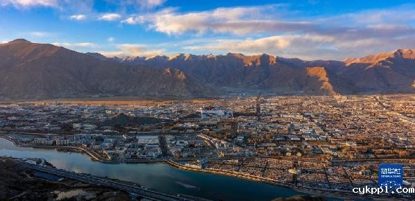 新华全媒+丨拉萨：漫步日光城