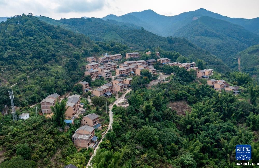 走进壮族风情坡芽村