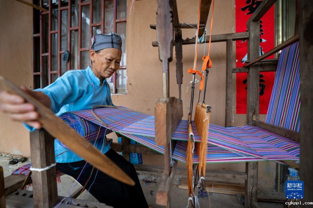 走进壮族风情坡芽村