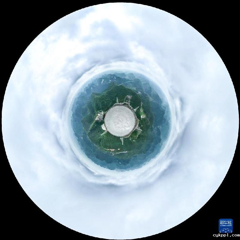 “中国天眼”首次在射电波段观测到黑洞“脉搏”