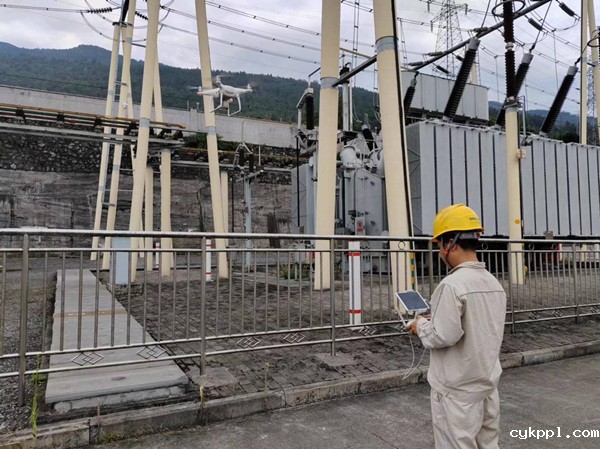 彭水:无人机红外测温为电网巡检插上“翅膀”