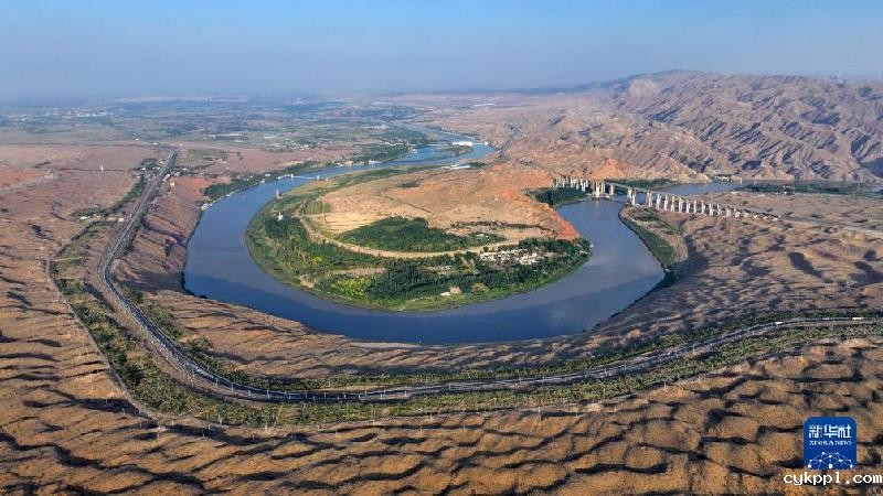 新华全媒+｜沙水交融 魅力沙坡头