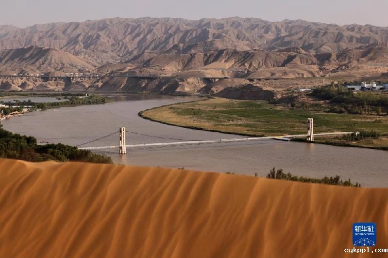 新华全媒+｜沙水交融 魅力沙坡头
