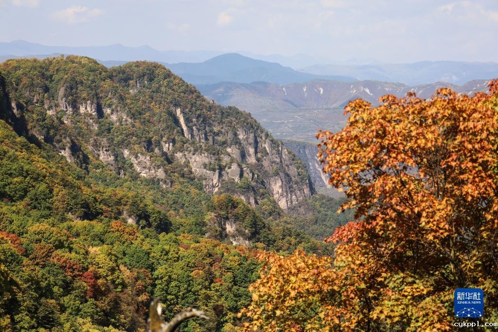 崆峒山秋色宜人
