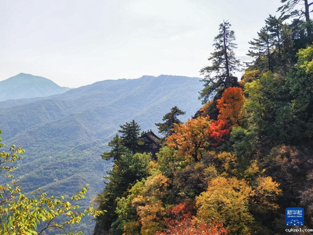 崆峒山秋色宜人