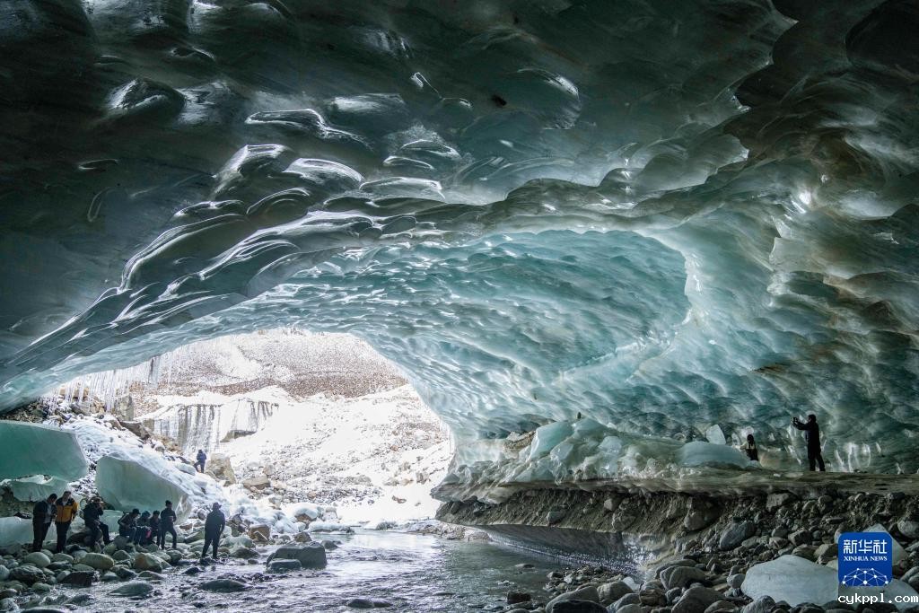西藏：冰雪边坝 美景如画