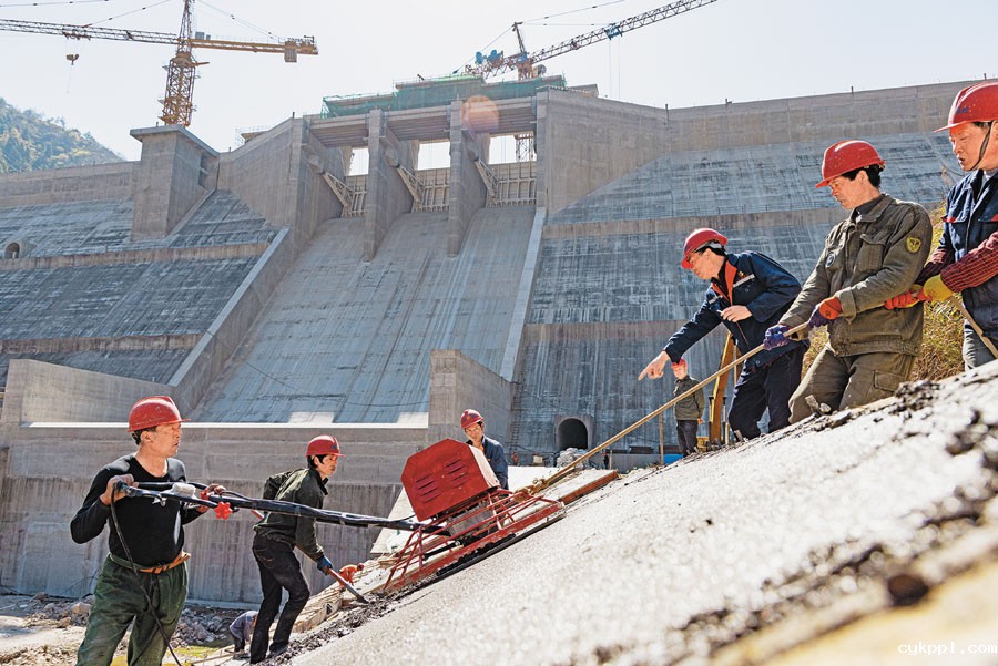 大山里的“超级工程” 大山里的“超级工程”