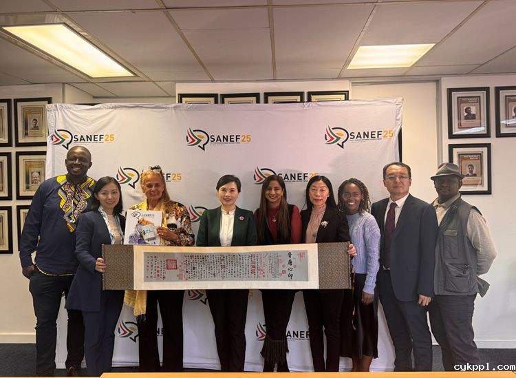 中国新闻代表团访问南非尼日利亚埃及