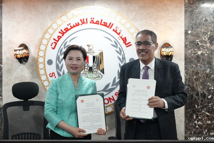 中国新闻代表团访问南非尼日利亚埃及