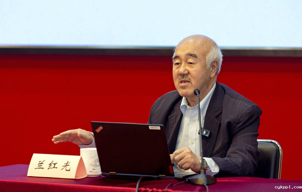 “复旦新闻·中国新闻摄影大讲堂”在沪开讲