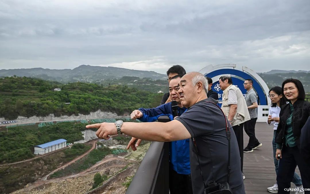 65名川渝新闻摄影人齐聚重庆綦江 用镜头见证发展与协作