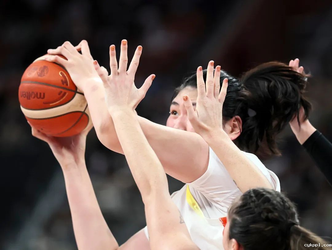 女篮亚洲杯:中国队85:51力压新西兰队