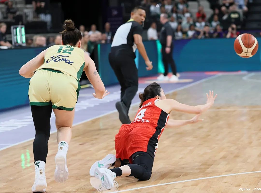 女篮亚洲杯｜澳大利亚女篮首夺亚洲杯冠军