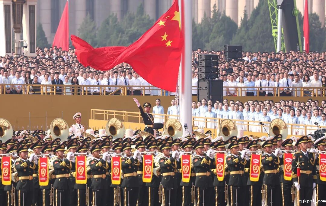 胜利日！阅兵场也是新闻摄影记者的战场