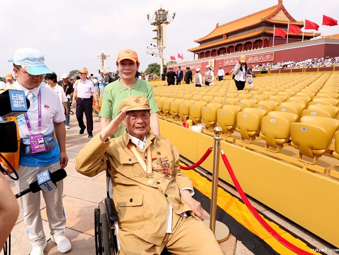 胜利日！阅兵场也是新闻摄影记者的战场