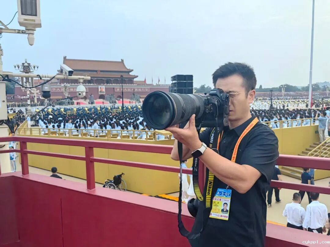 胜利日！阅兵场也是新闻摄影记者的战场