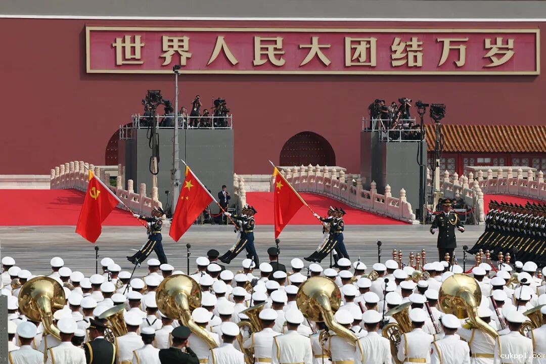 胜利日！阅兵场也是新闻摄影记者的战场