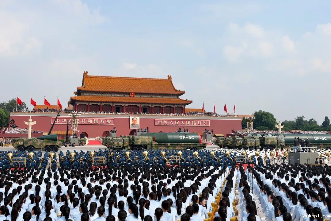 胜利日！阅兵场也是新闻摄影记者的战场