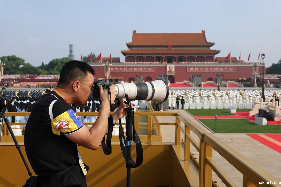 胜利日！阅兵场也是新闻摄影记者的战场