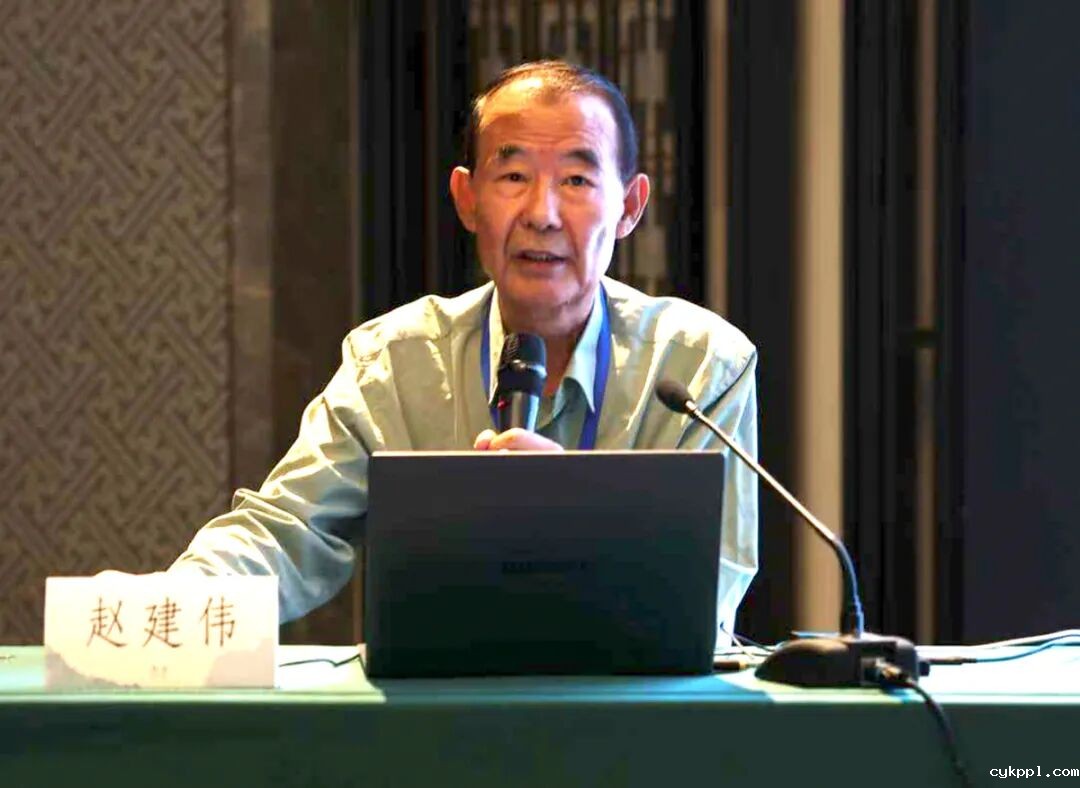 用“理论强基+案例研讨+实践淬炼”强“四力”