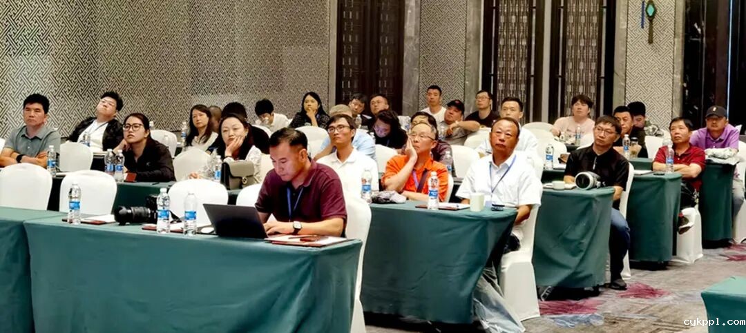 用“理论强基+案例研讨+实践淬炼”强“四力”