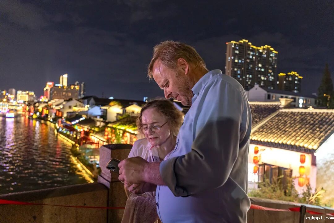 用“理论强基+案例研讨+实践淬炼”强“四力”