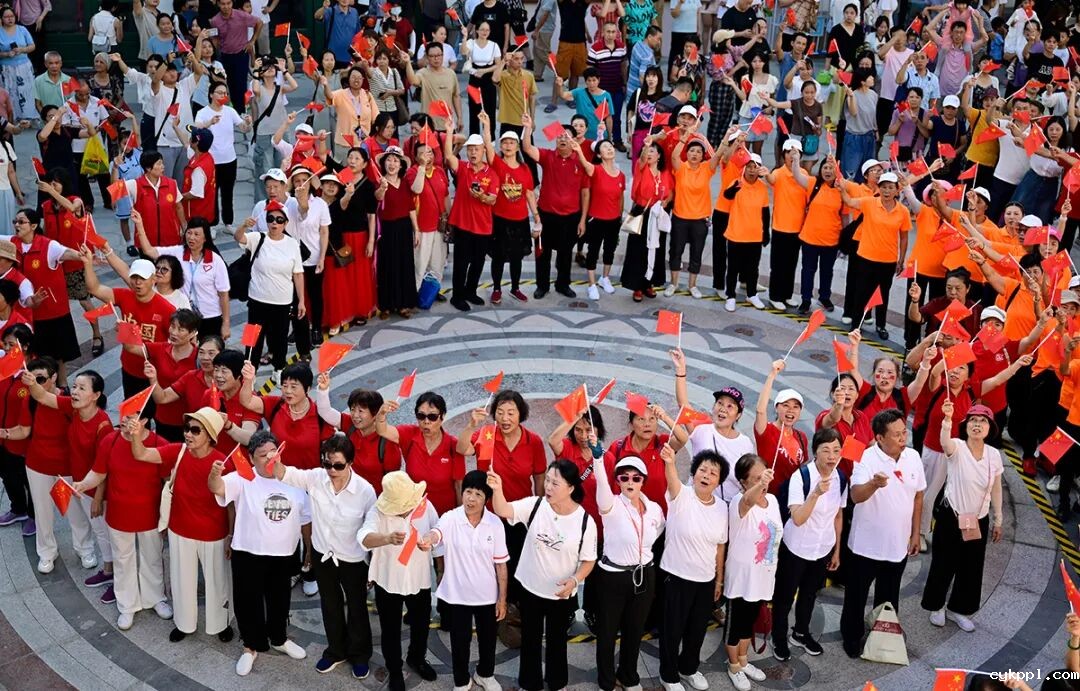 祖国的生日，人民的节日！新闻摄影记者用镜头记录这盛世繁华