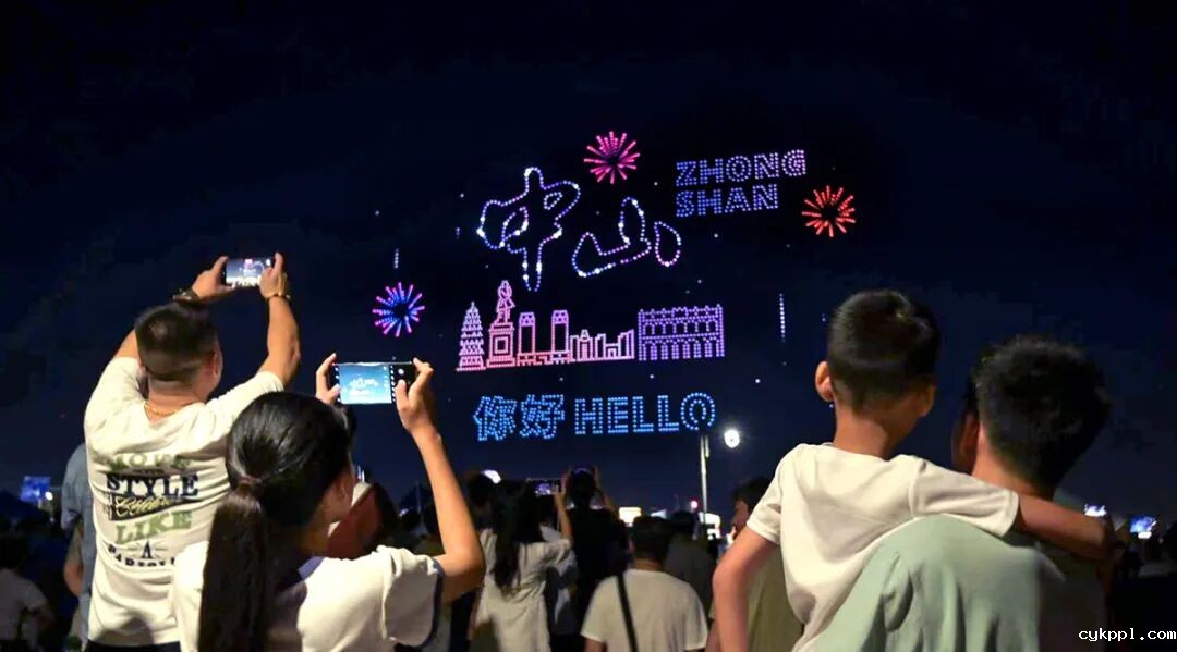 祖国的生日，人民的节日！新闻摄影记者用镜头记录这盛世繁华