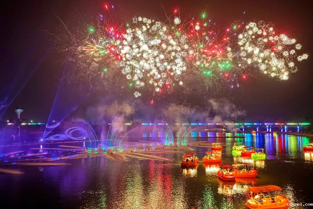 祖国的生日，人民的节日！新闻摄影记者用镜头记录这盛世繁华