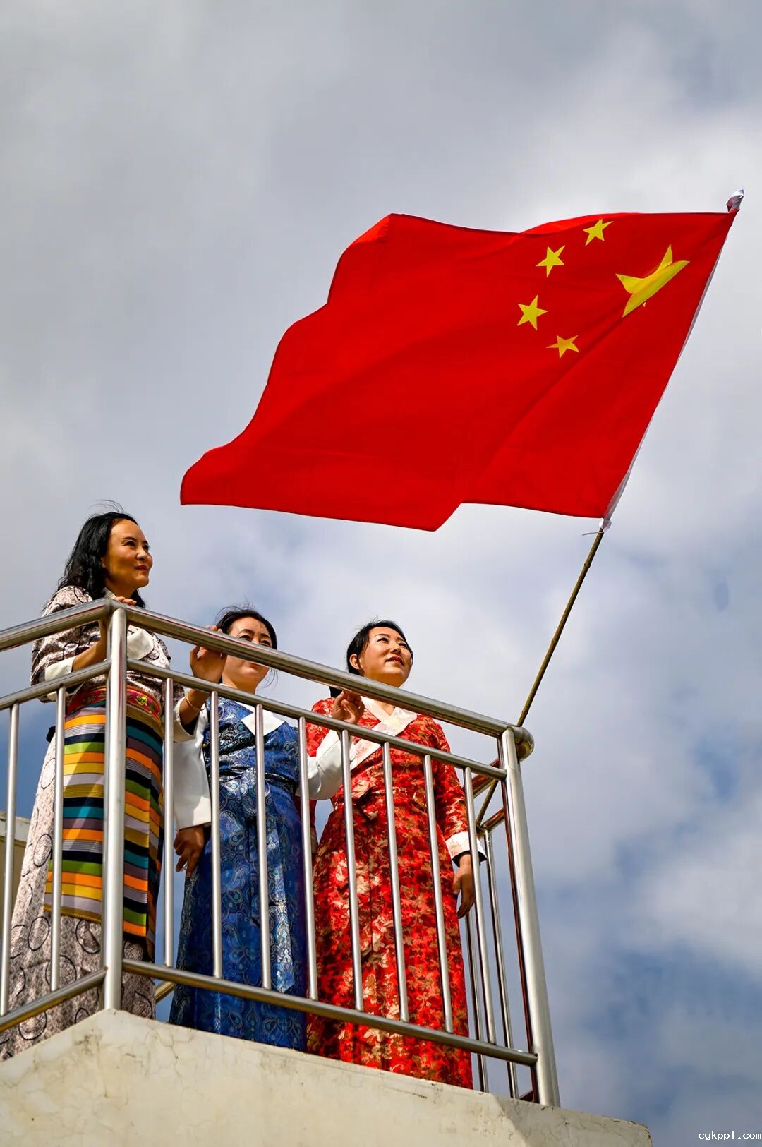 祖国的生日，人民的节日！新闻摄影记者用镜头记录这盛世繁华