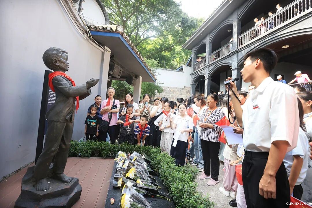 祖国的生日，人民的节日！新闻摄影记者用镜头记录这盛世繁华