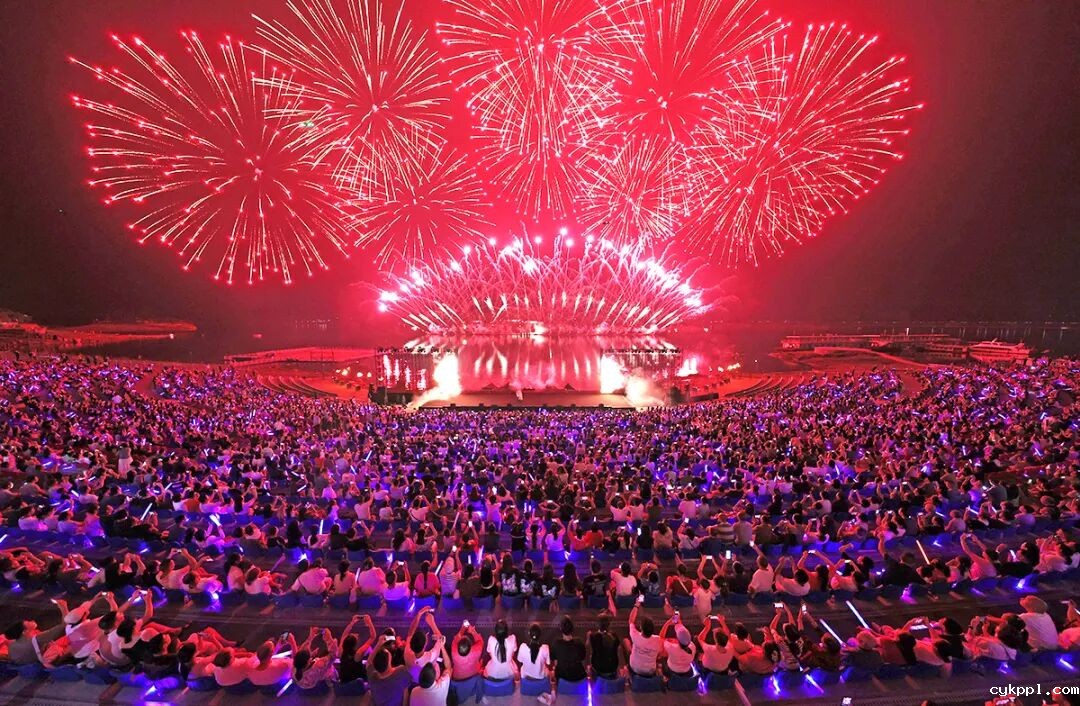 祖国的生日，人民的节日！新闻摄影记者用镜头记录这盛世繁华