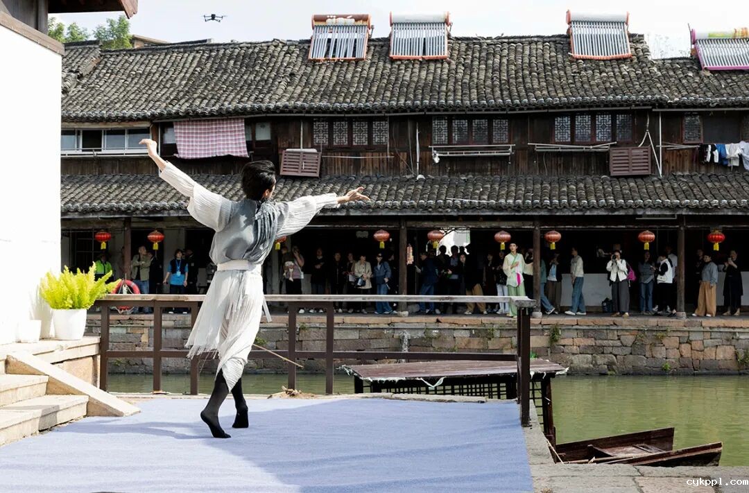 浙江德清：舞动江南古镇
