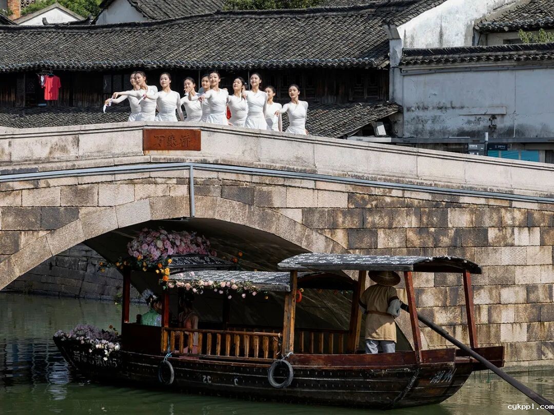 浙江德清：舞动江南古镇