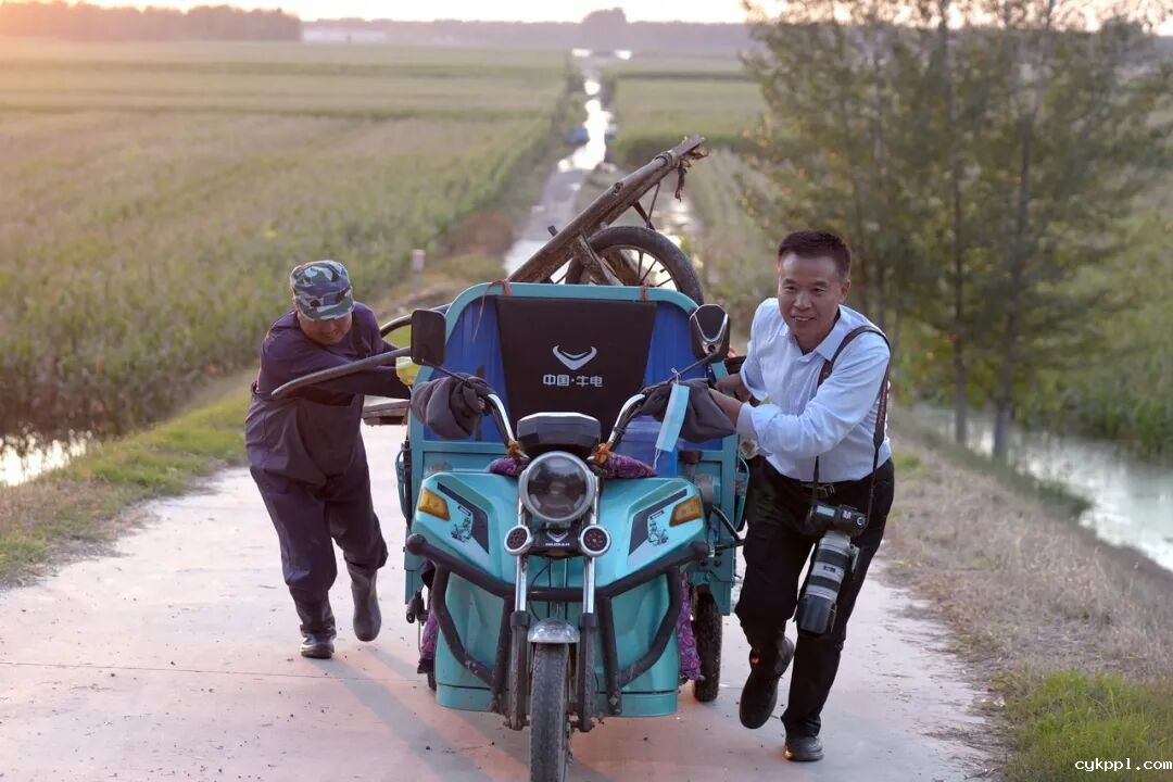 我是记者·我在现场｜工人日报视觉视频部2025记者节特别策划