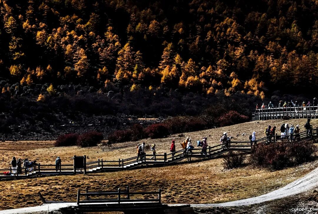 穿越冰峰 遇见稻城亚丁