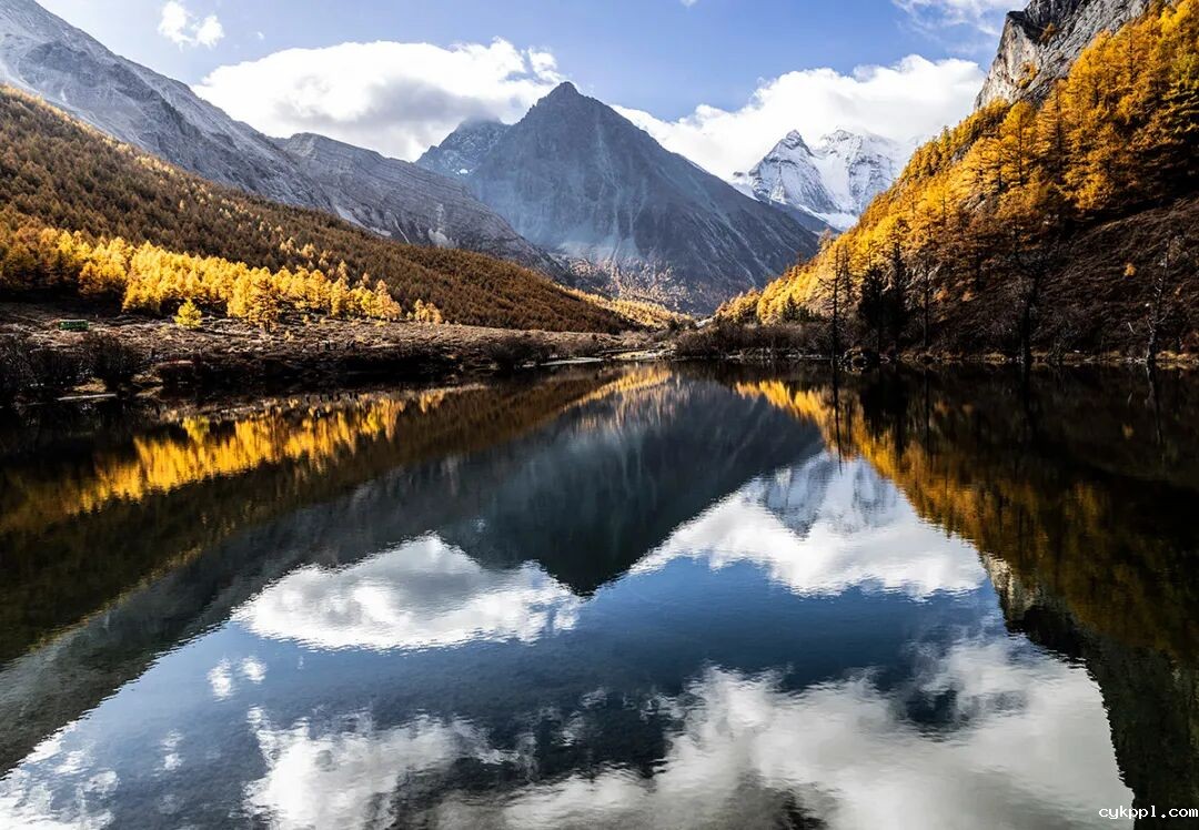 穿越冰峰 遇见稻城亚丁