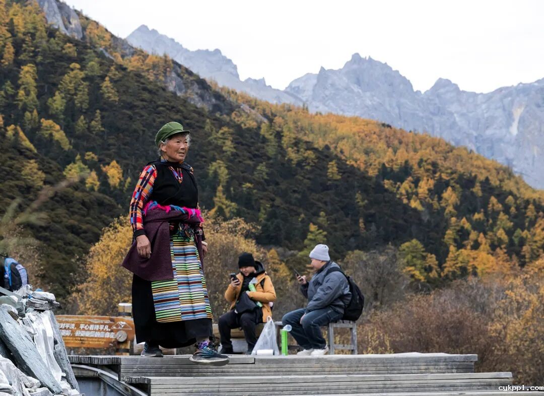 穿越冰峰 遇见稻城亚丁