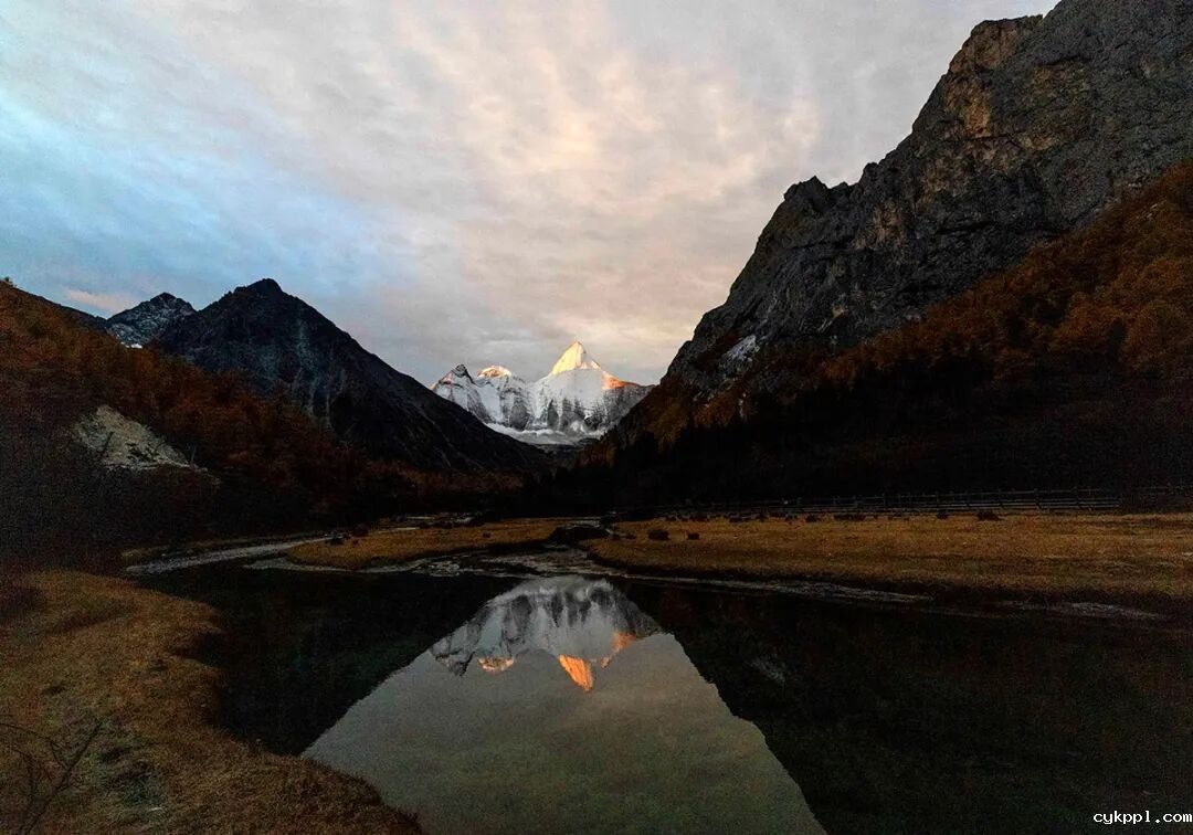 穿越冰峰 遇见稻城亚丁