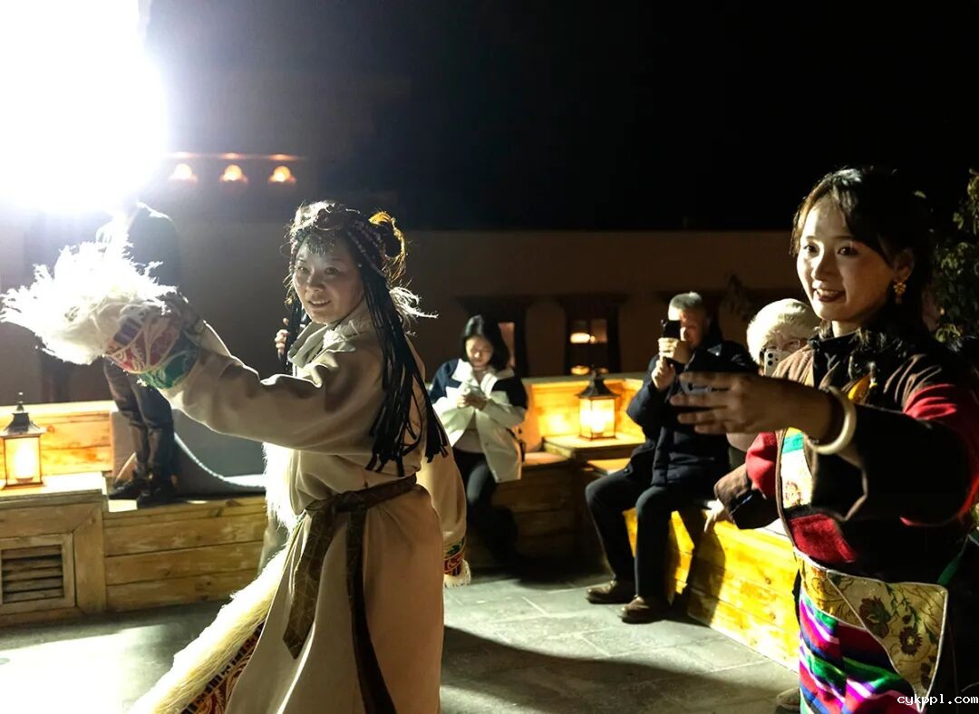 甘孜乡城：“活态”传统村落赋能乡村振兴