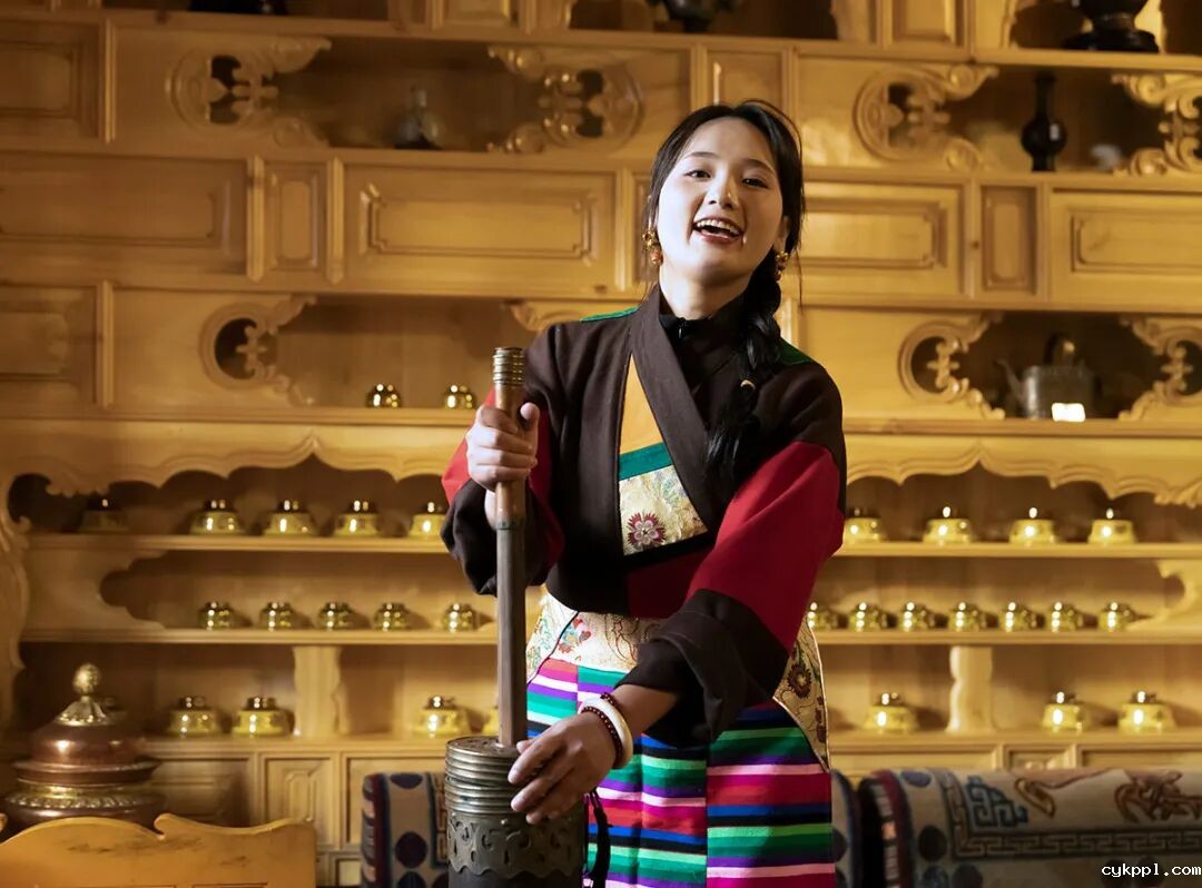 甘孜乡城：“活态”传统村落赋能乡村振兴